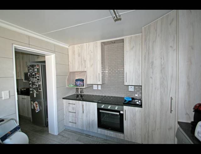 3 BEDROOM SECTIONAL TITLE FOR SALE IN FAIRMOUNT
